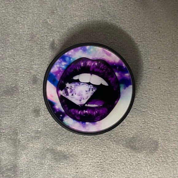 NWT POP Socket Purple Lips w/ Gem - Picture 1 of 3